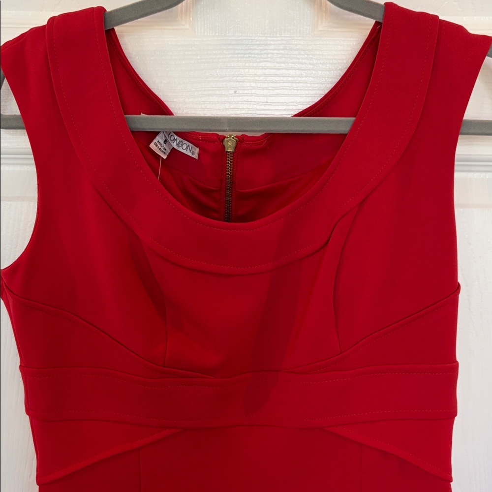 MAGGY LONDON SLEEVELESS BRIGHT RED DRESS SCOOPNECK BACK EXPOSED GOLD ZIPPER SZ 8 - Picture 2 of 11